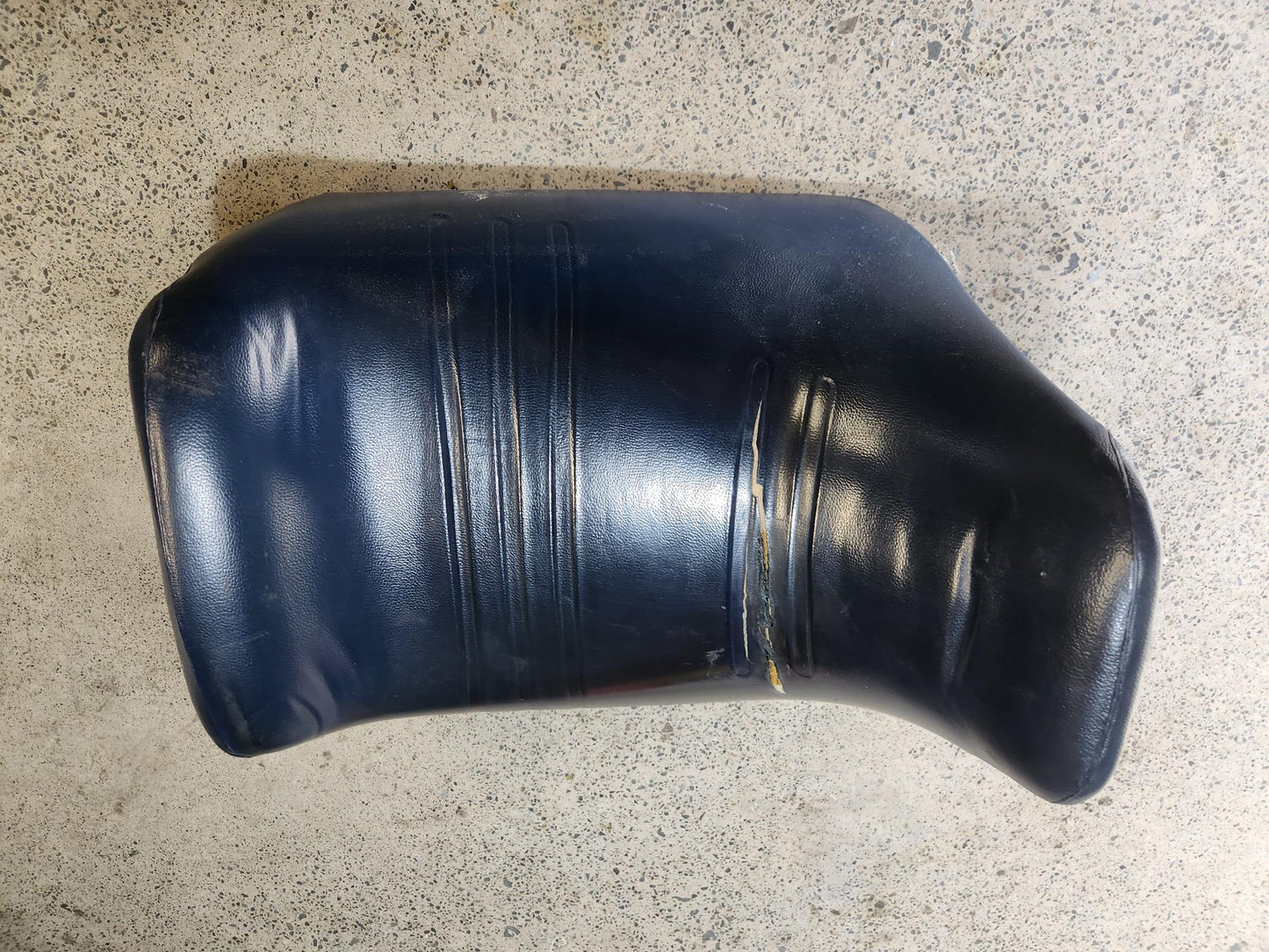 1983 Suzuki RG250WD Front Seat – Needs Recovering