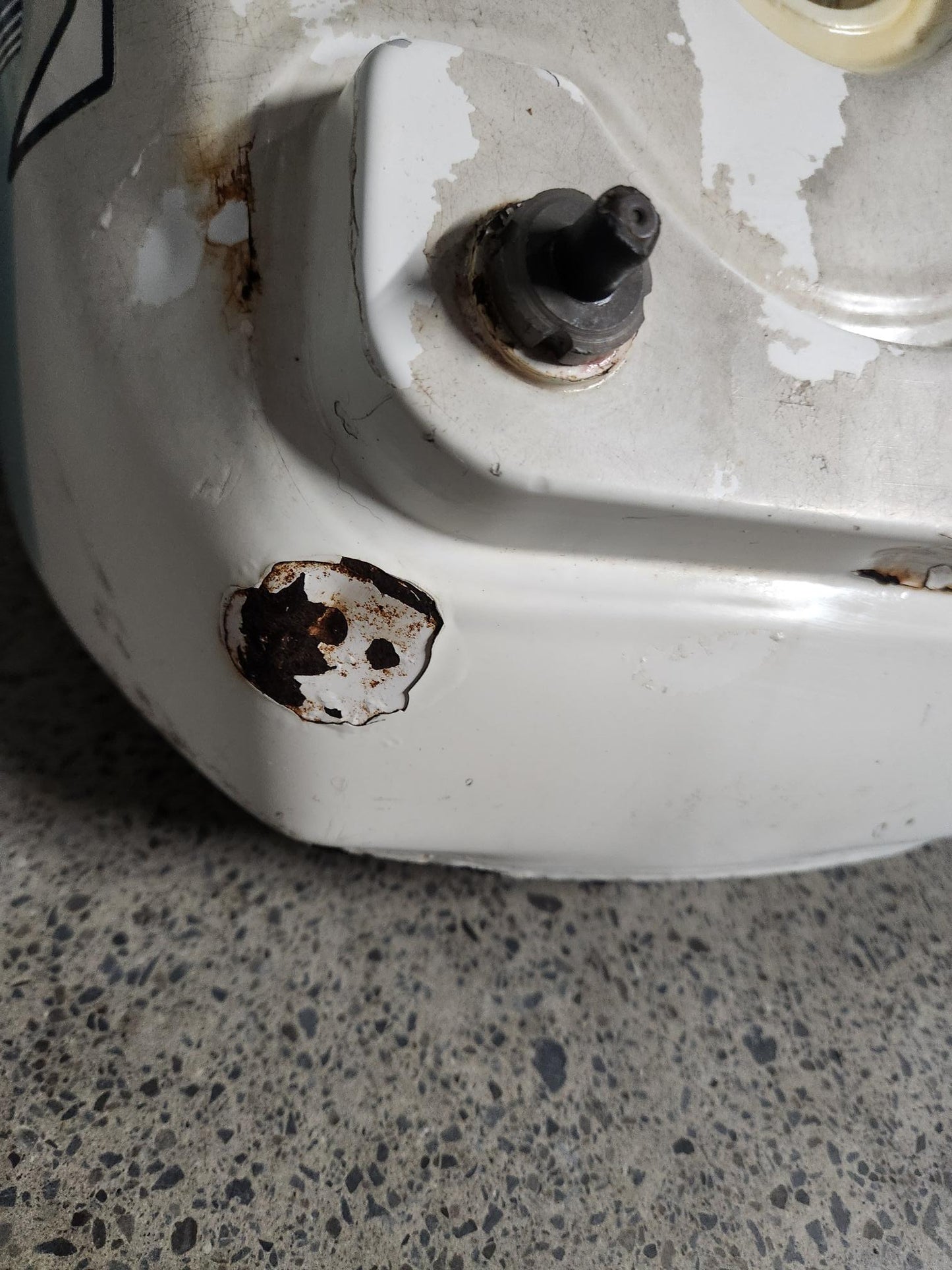 1985 Suzuki RG250FG Fuel Tank – A Piece of Two-Stroke History