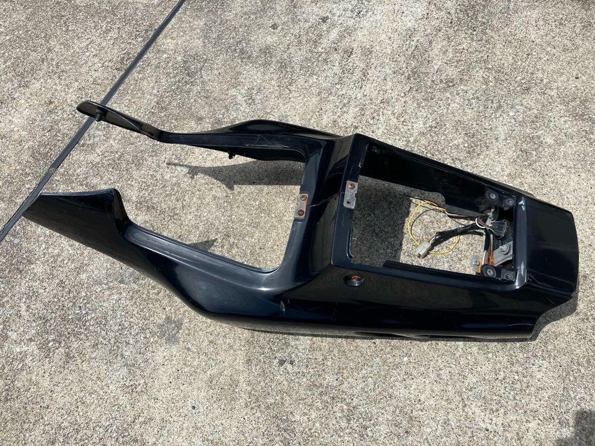 SUZUKI RGV250Ξ VJ22A Tail Cowl / Seat Cowl | OEM Rear Fairing β Paint Repair Base