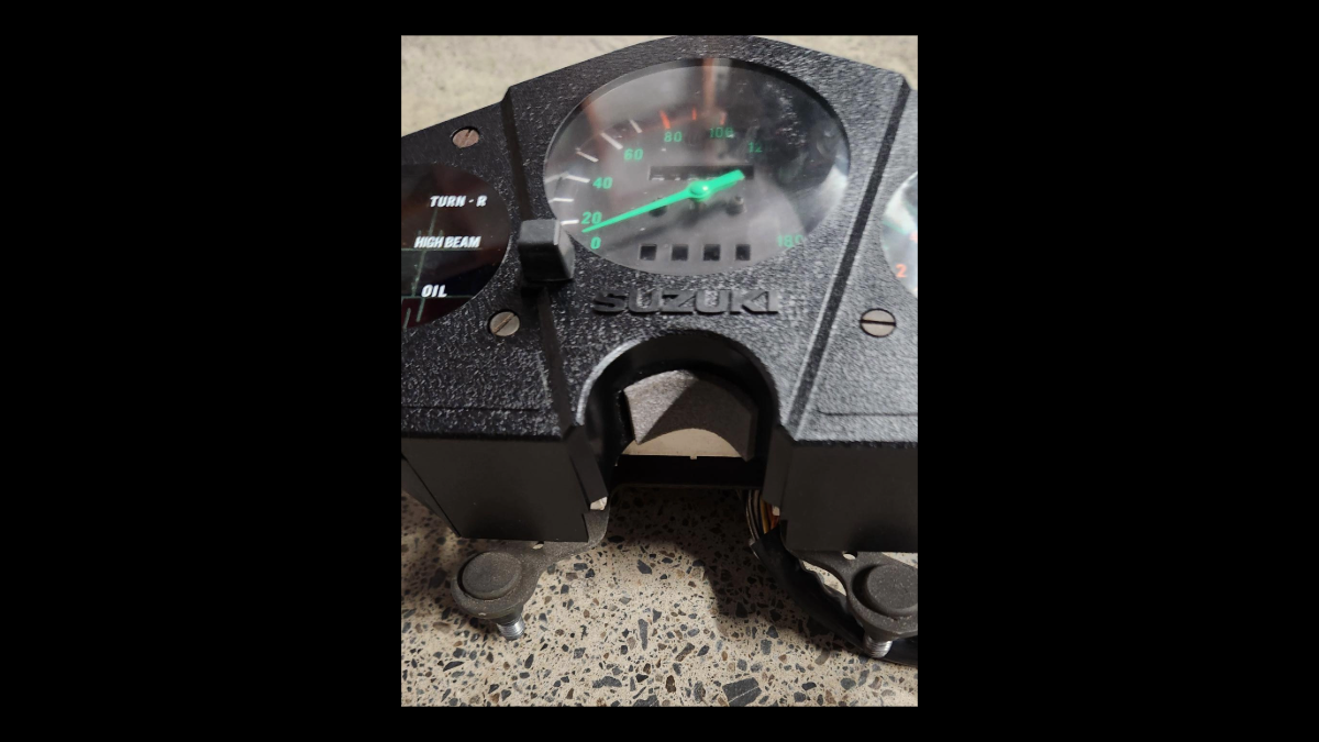 1984 Suzuki Katana GSX750S3 Dash Cluster – Excellent Condition | 74,894 km