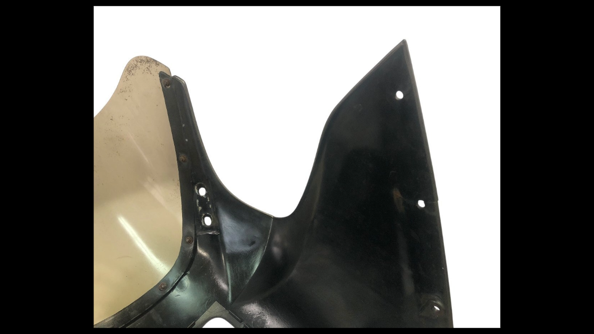 Suzuki RG250 Gamma GJ21B Upper Cowl Screen Set – OEM Used