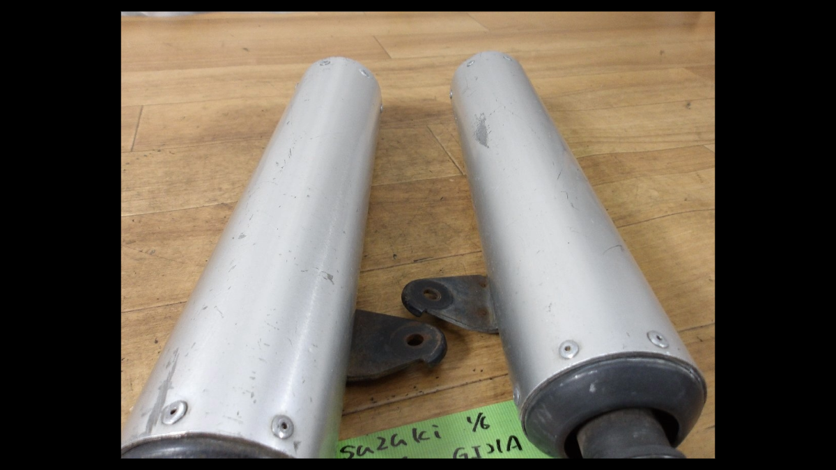 Suzuki RG250γ Gamma GJ21A Genuine Left & Right Muffler Silencers – OEM Used