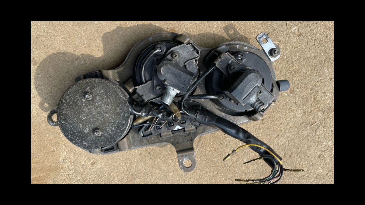 Genuine Speedometer & Tachometer Cluster – Suzuki RG250Γ (GJ21B) | OEM Meters
