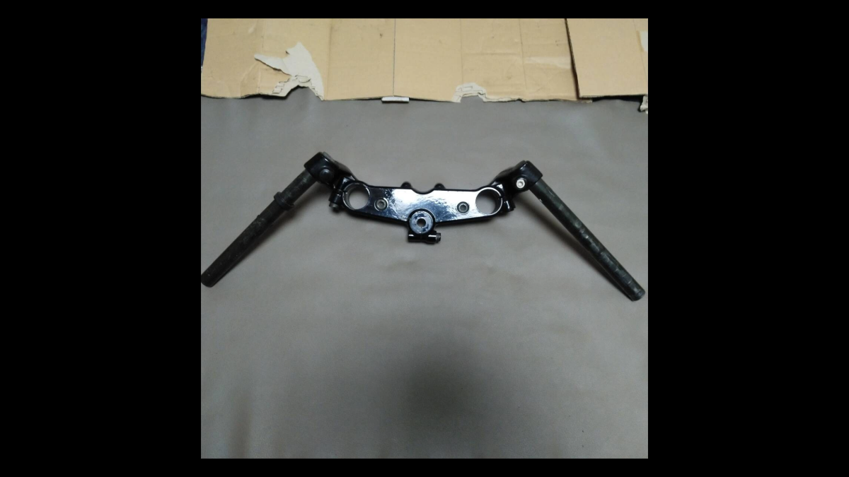 Genuine Top Bridge (Upper Triple Clamp) – Suzuki GSX750S Katana (S3 / GR72A)