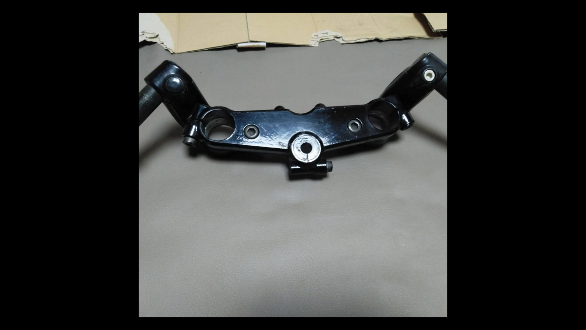 Genuine Top Bridge (Upper Triple Clamp) – Suzuki GSX750S Katana (S3 / GR72A)