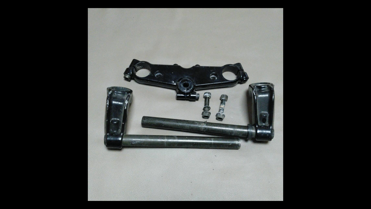 Genuine Top Bridge (Upper Triple Clamp) – Suzuki GSX750S Katana (S3 / GR72A)