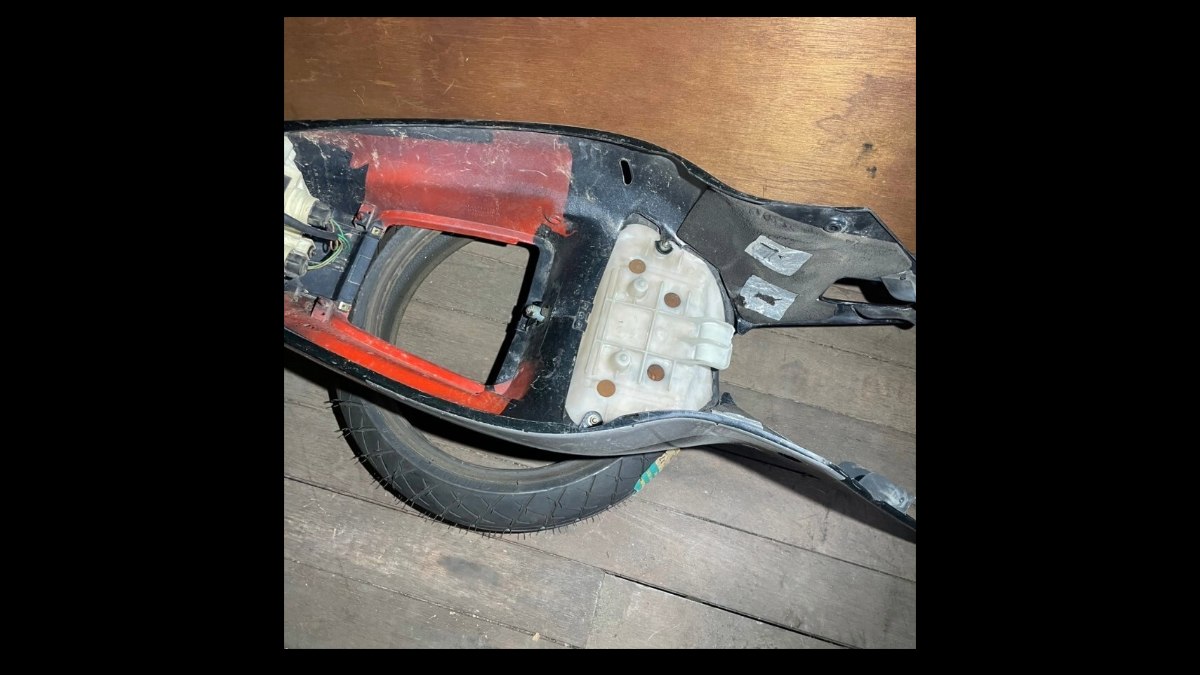 Genuine Tail Cowl with Lamp & Seat – Honda VFR400R | Untested, Needs Cleaning