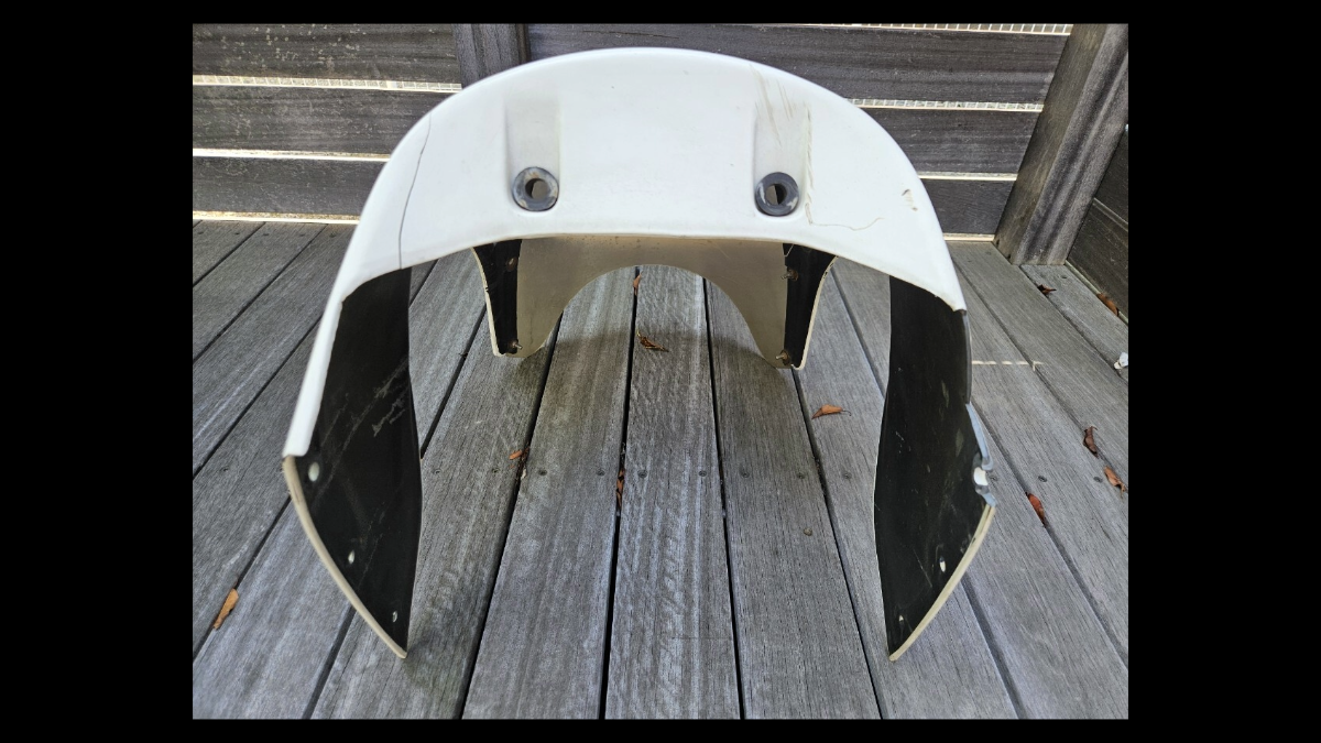 Genuine Front / Upper Cowl with Screen – Suzuki RG250Γ (GJ21B)
