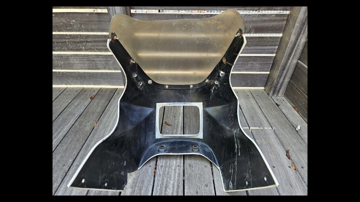 Genuine Front / Upper Cowl with Screen – Suzuki RG250Γ (GJ21B)