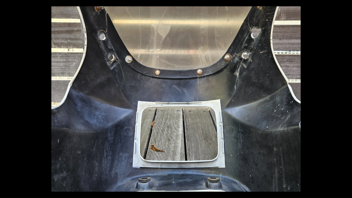 Genuine Front / Upper Cowl with Screen – Suzuki RG250Γ (GJ21B)