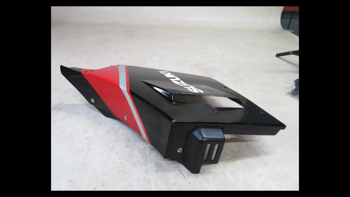 Genuine Right Side Cowl – Suzuki GSX-R1100 (GU74A) | OEM Fairing for Restoration