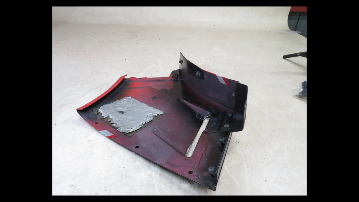 Genuine Right Side Cowl – Suzuki GSX-R1100 (GU74A) | OEM Fairing for Restoration