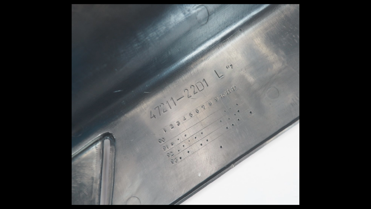 Suzuki RGV250 VJ22A Tail Cowl – Left Side (OEM)
