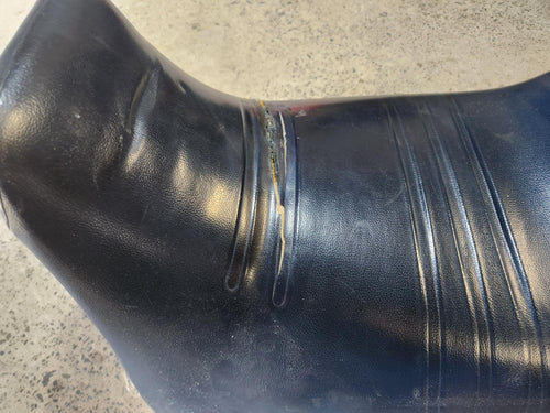 1983 Suzuki RG250WD Front Seat – Needs Recovering