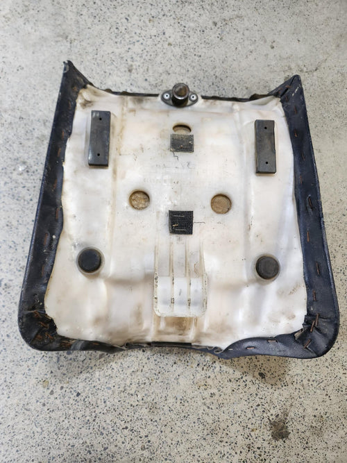 1985 Suzuki RG250FG Front Seat – Needs Recovering