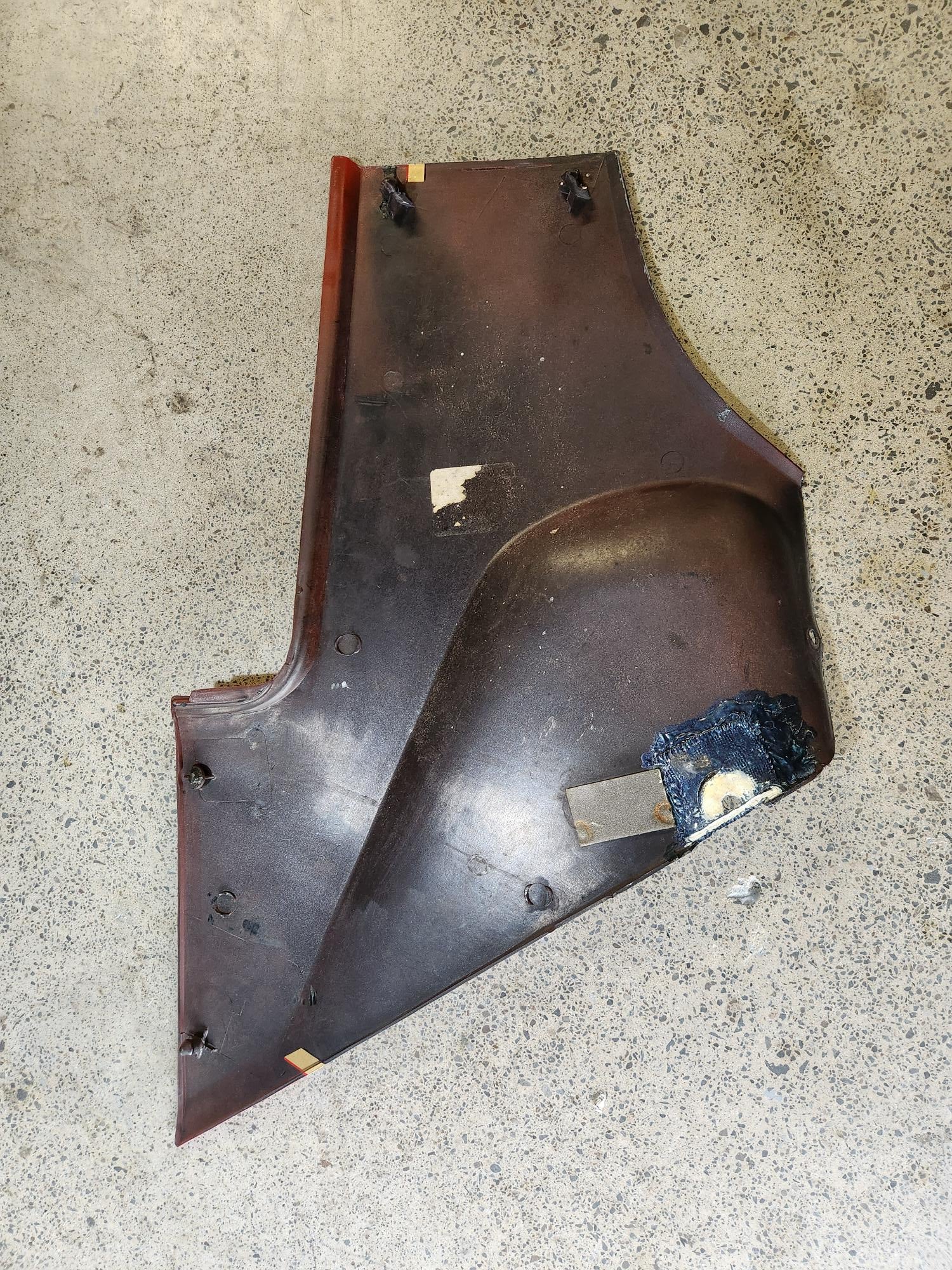 1985 Suzuki RG250 Walter Wolf Right-Hand Side Frame Cover – Repairable