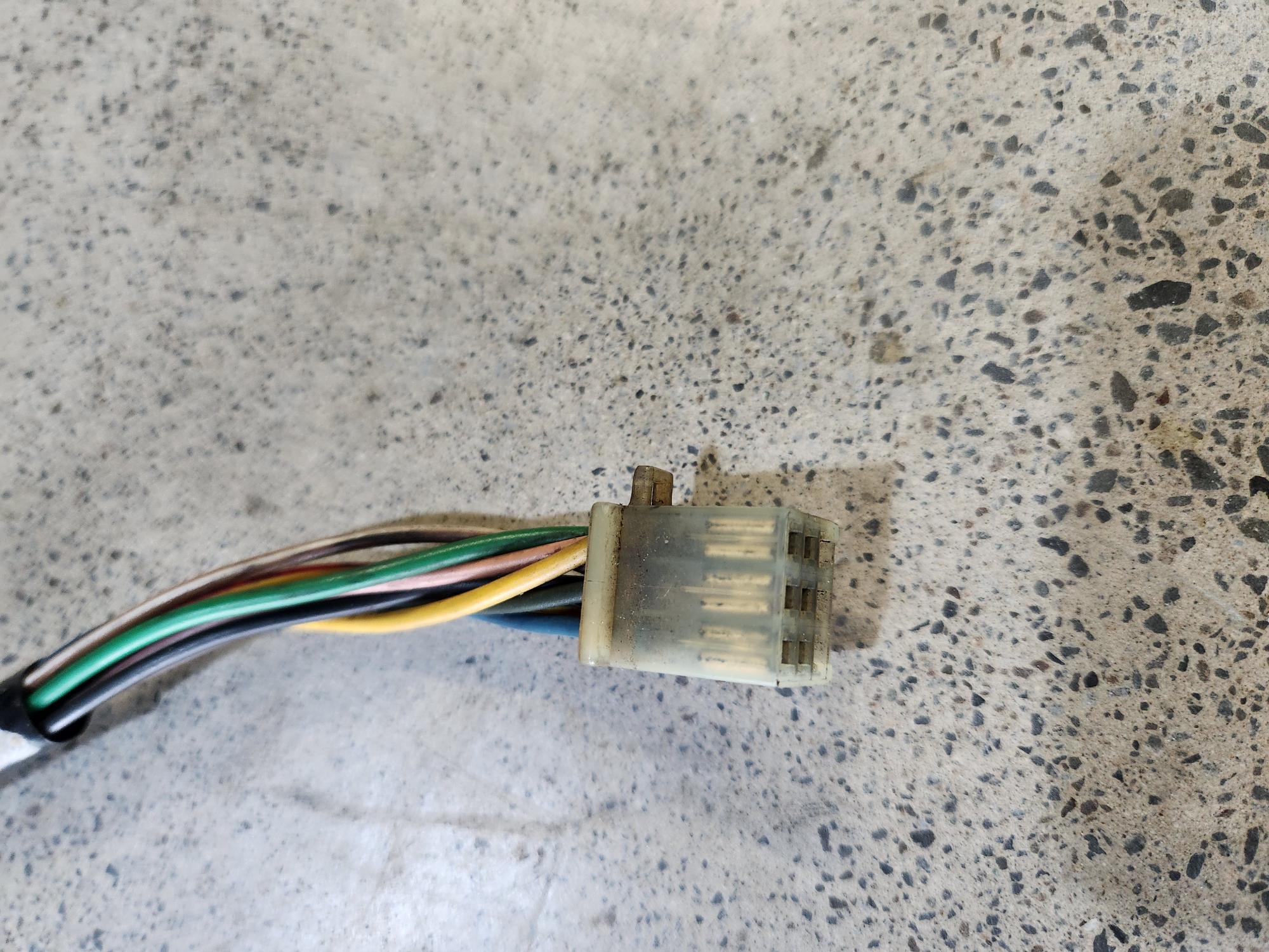 1988 Yamaha TDR250 Left-Hand Switch Block – Working Condition