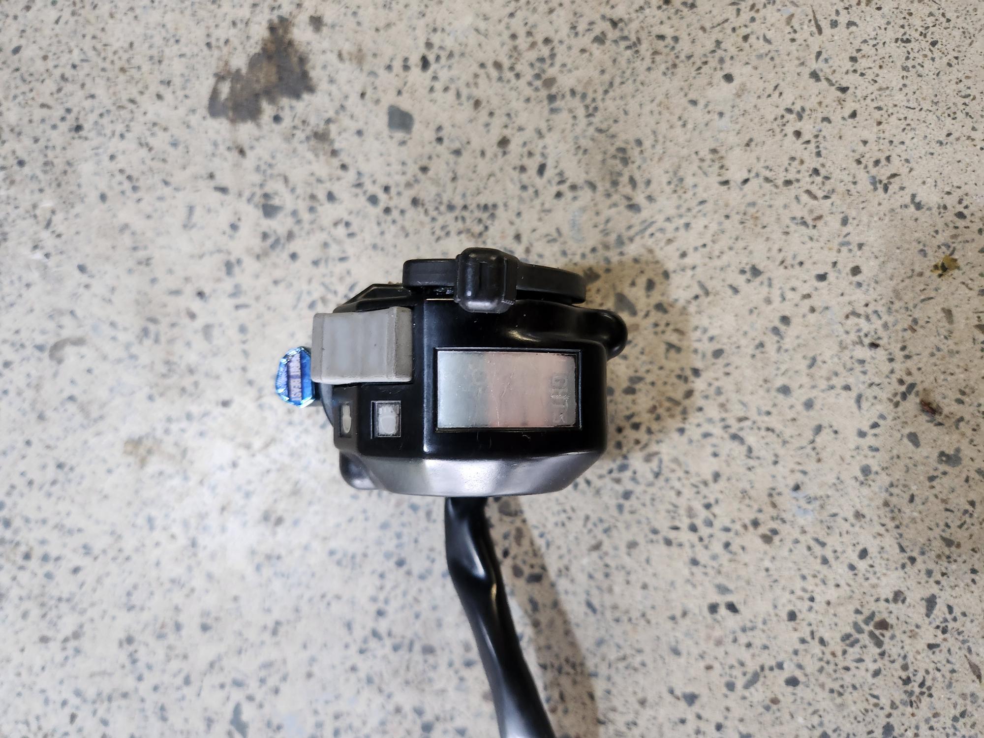 1988 Yamaha TDR250 Left-Hand Switch Block – Working Condition