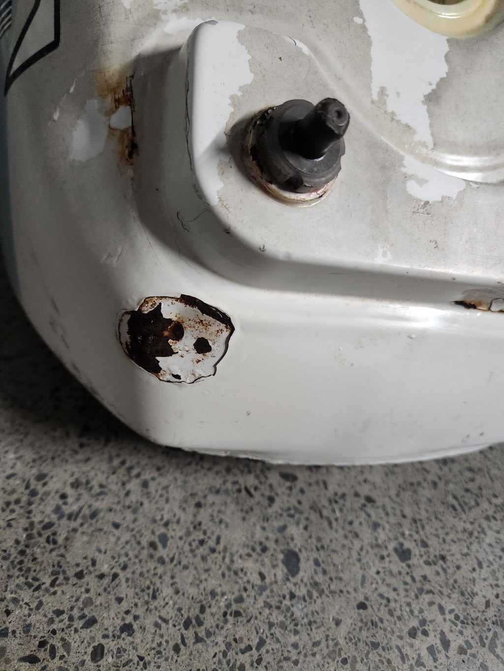 1985 Suzuki RG250FG Fuel Tank – A Piece of Two-Stroke History
