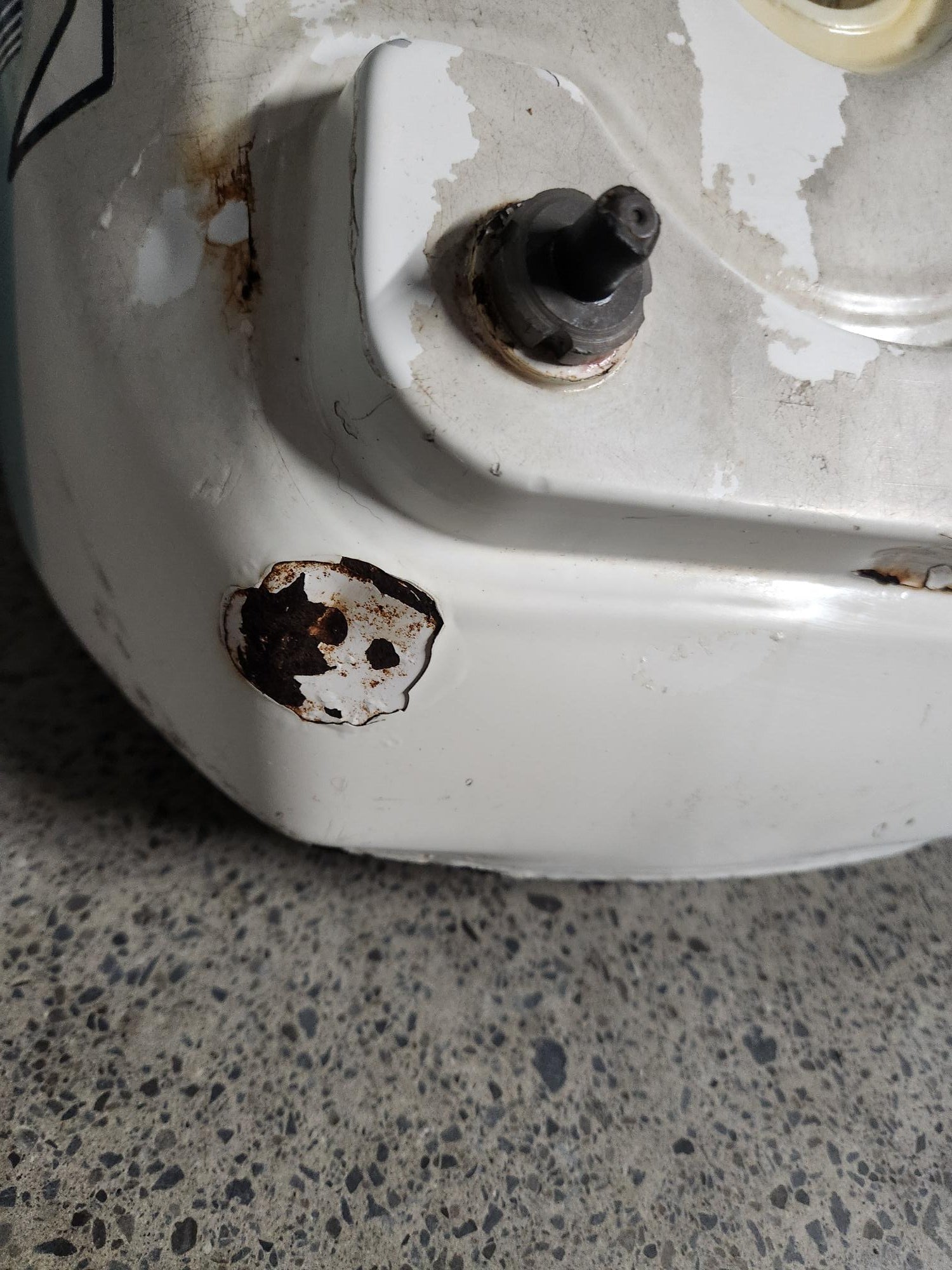 1985 Suzuki RG250FG Fuel Tank – A Piece of Two-Stroke History