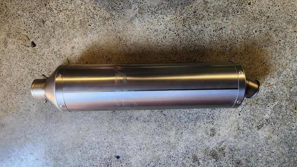 Akrapovič Titanium Slip-On Muffler for Kawasaki ZX7R – With Carbon Mount