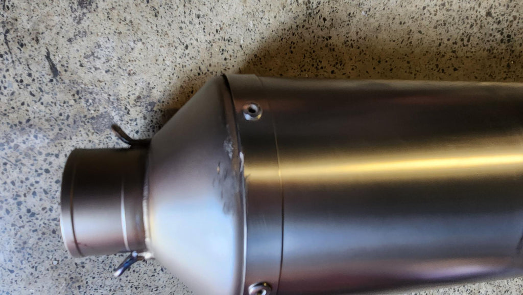 Akrapovič Titanium Slip-On Muffler for Kawasaki ZX7R – With Carbon Mount