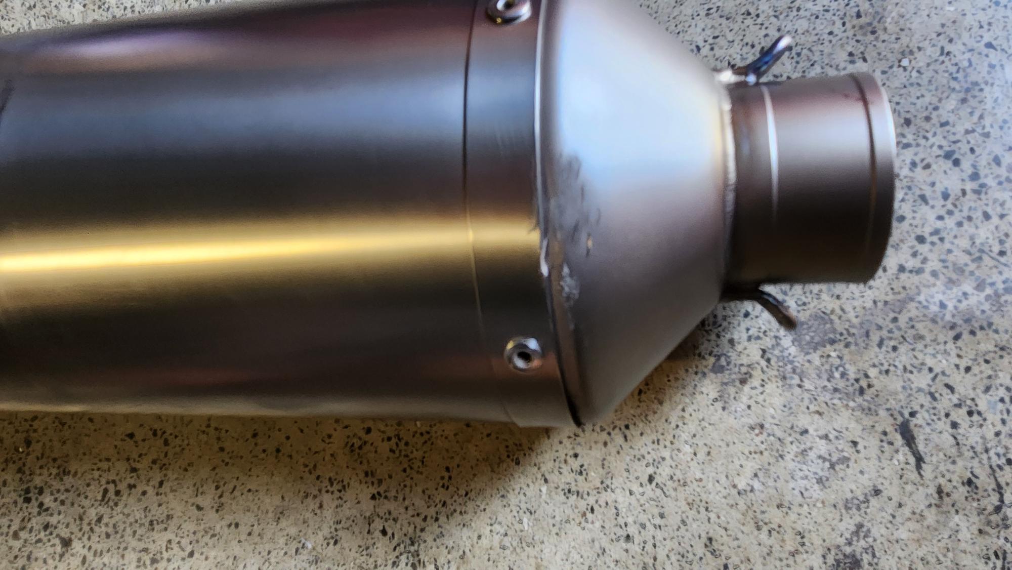 Akrapovič Titanium Slip-On Muffler for Kawasaki ZX7R – With Carbon Mount