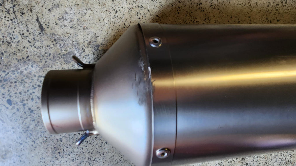 Akrapovič Titanium Slip-On Muffler for Kawasaki ZX7R – With Carbon Mount