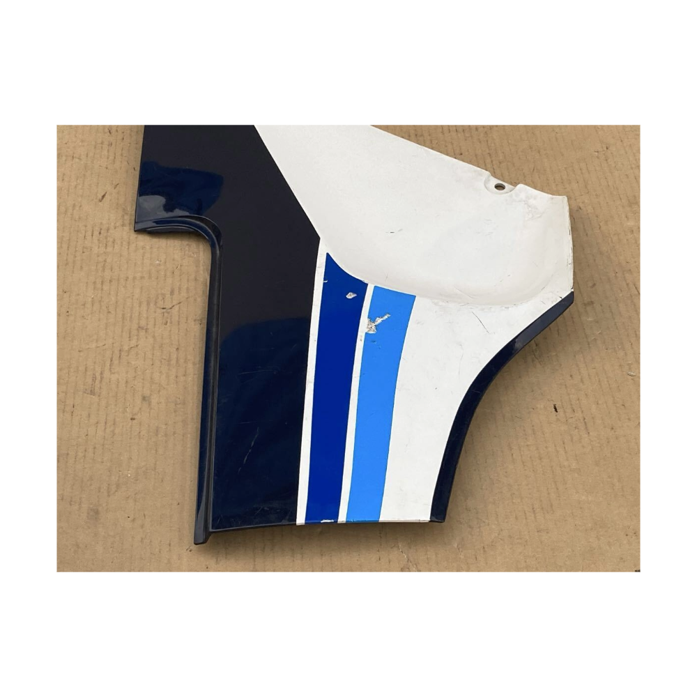 Suzuki RG250Γ GJ21B Side Cover – Right (White/Blue, 1985)