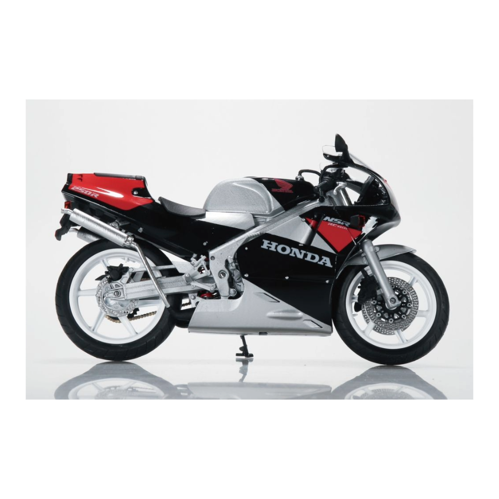 Aoshima SKYNET 1/12 Scale Fully Built Honda NSR250R '89 Black × Seed Silver Metallic