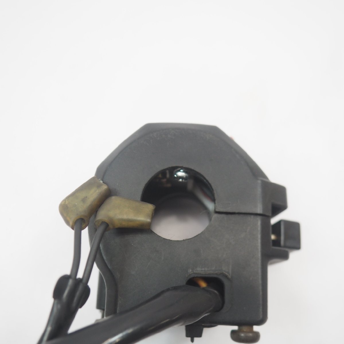Suzuki RGV250Γ (Gamma) Right Handlebar Switch – Kill Switch | VJ21A | OEM #37200-12C00