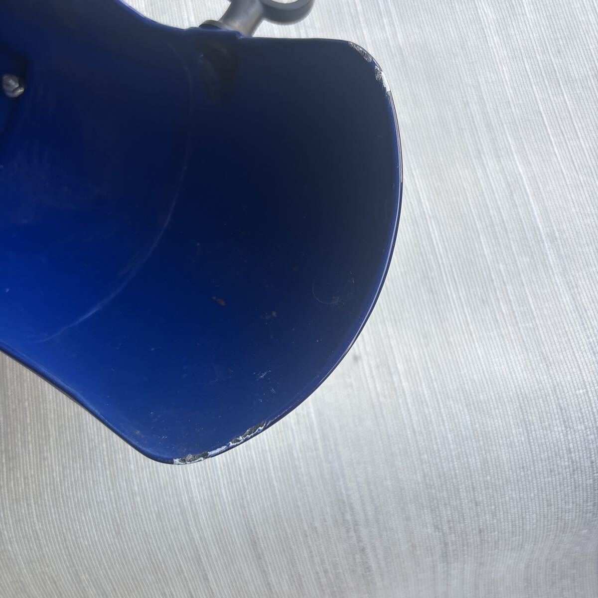 Genuine Suzuki RG250 Gamma GJ21B Front Fender – Excellent Condition (Model 3)