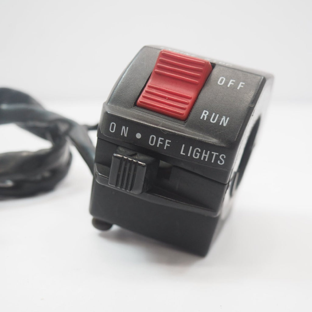 Suzuki RGV250Γ (Gamma) Right Handlebar Switch – Kill Switch | VJ21A | OEM #37200-12C00