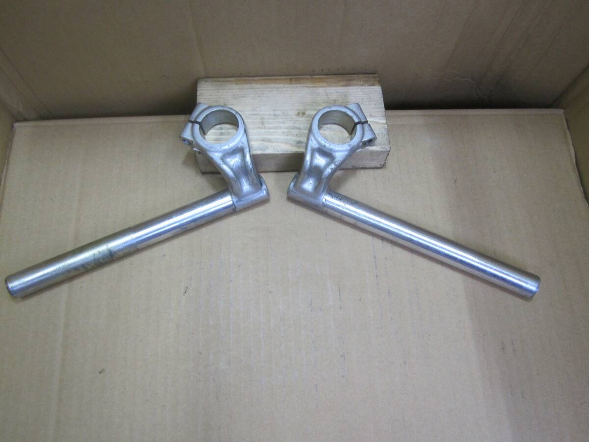 Genuine Suzuki RG250Γ (GJ21B 4th Type) Left & Right Handlebars – Φ35mm Clamp