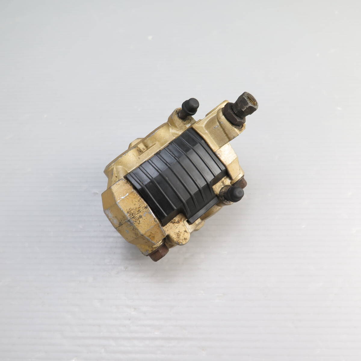 Used Genuine Front Brake Calipers – Suzuki GSX400X Impulse [GK71E]