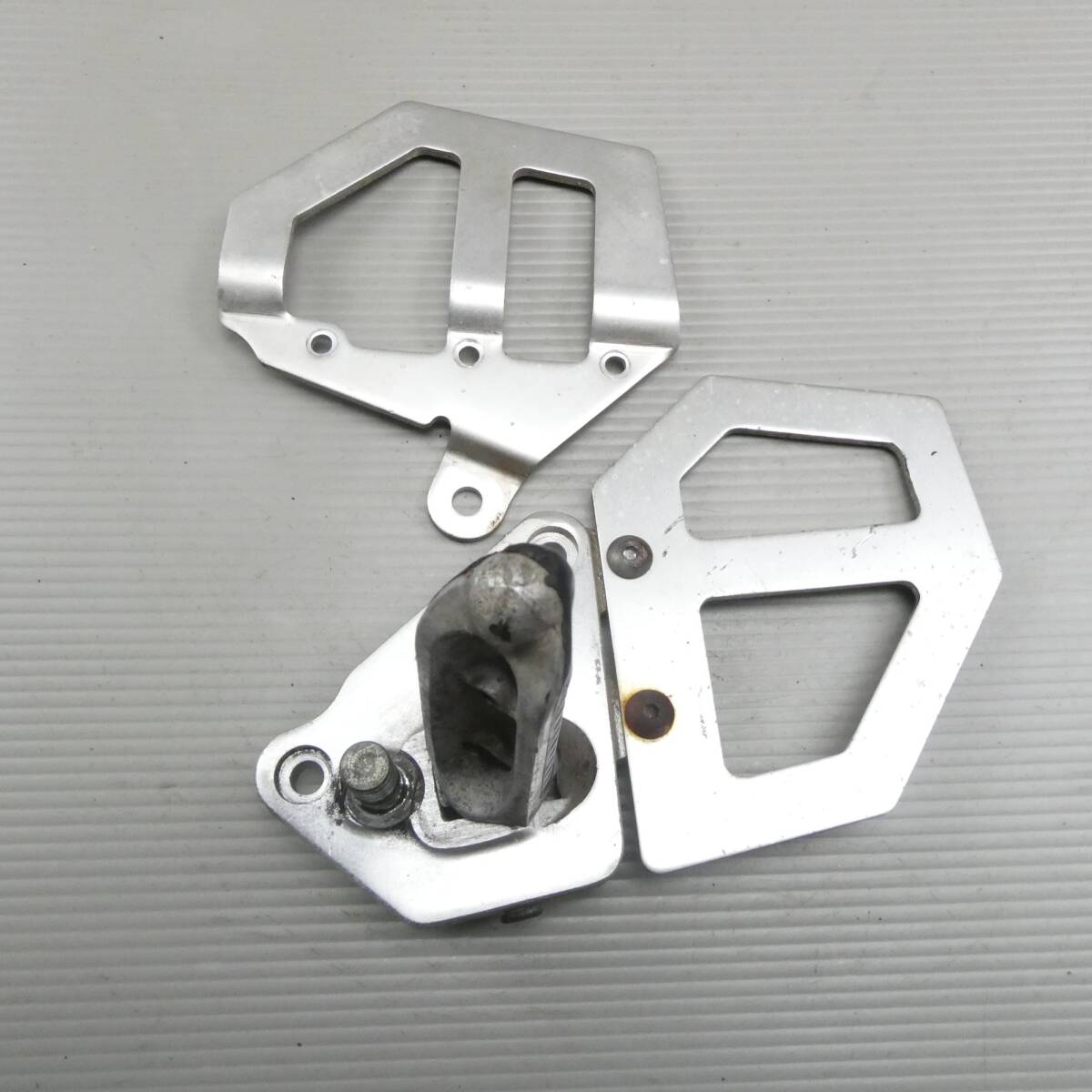 Used Genuine Main Steps, Pegs & Heel Plates – Suzuki GSX400X Impulse [GK71E]