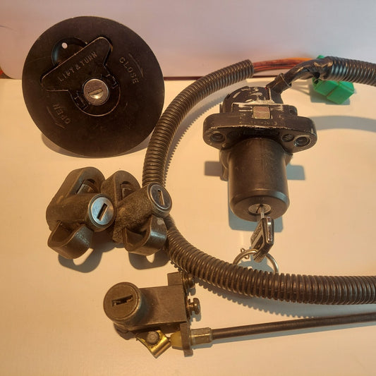 Suzuki GSX750S3 Katana GR72A Key Set – Main Switch, Tank, Seat, Helmet Locks