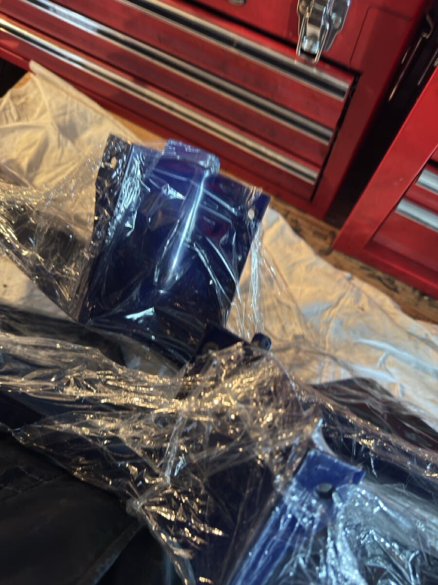 OEM Seat / Tail / Rear Cowl Set – Suzuki RGV250Γ VJ21A (1988) – Left & Right | Stamped “12C”