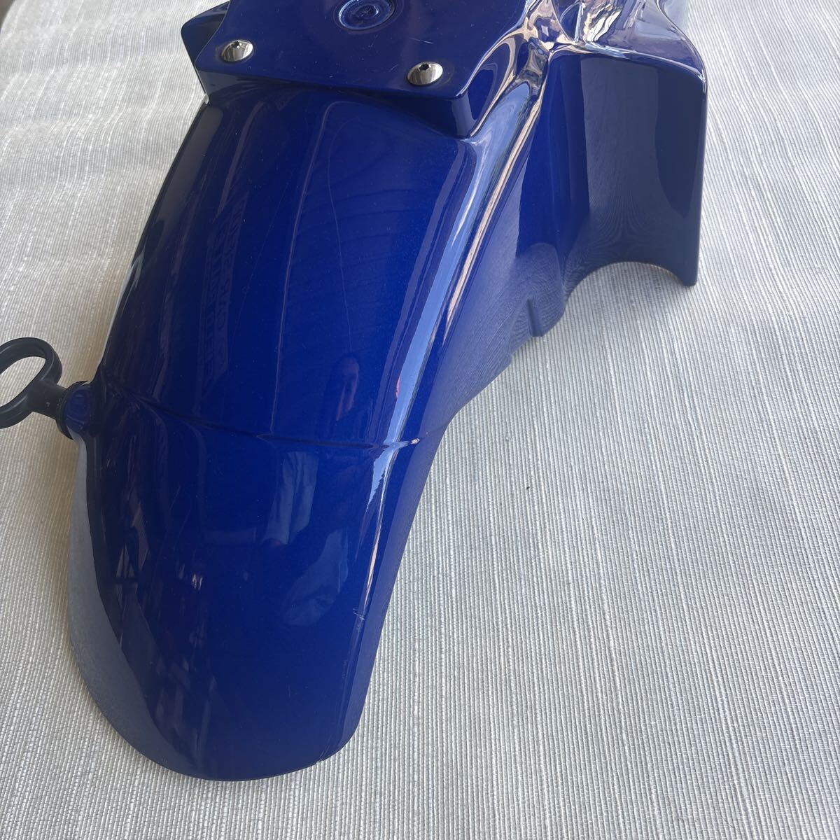 Genuine Suzuki RG250 Gamma GJ21B Front Fender – Excellent Condition (Model 3)