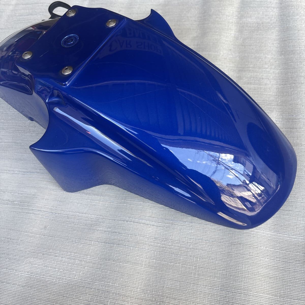 Genuine Suzuki RG250 Gamma GJ21B Front Fender – Excellent Condition (Model 3)
