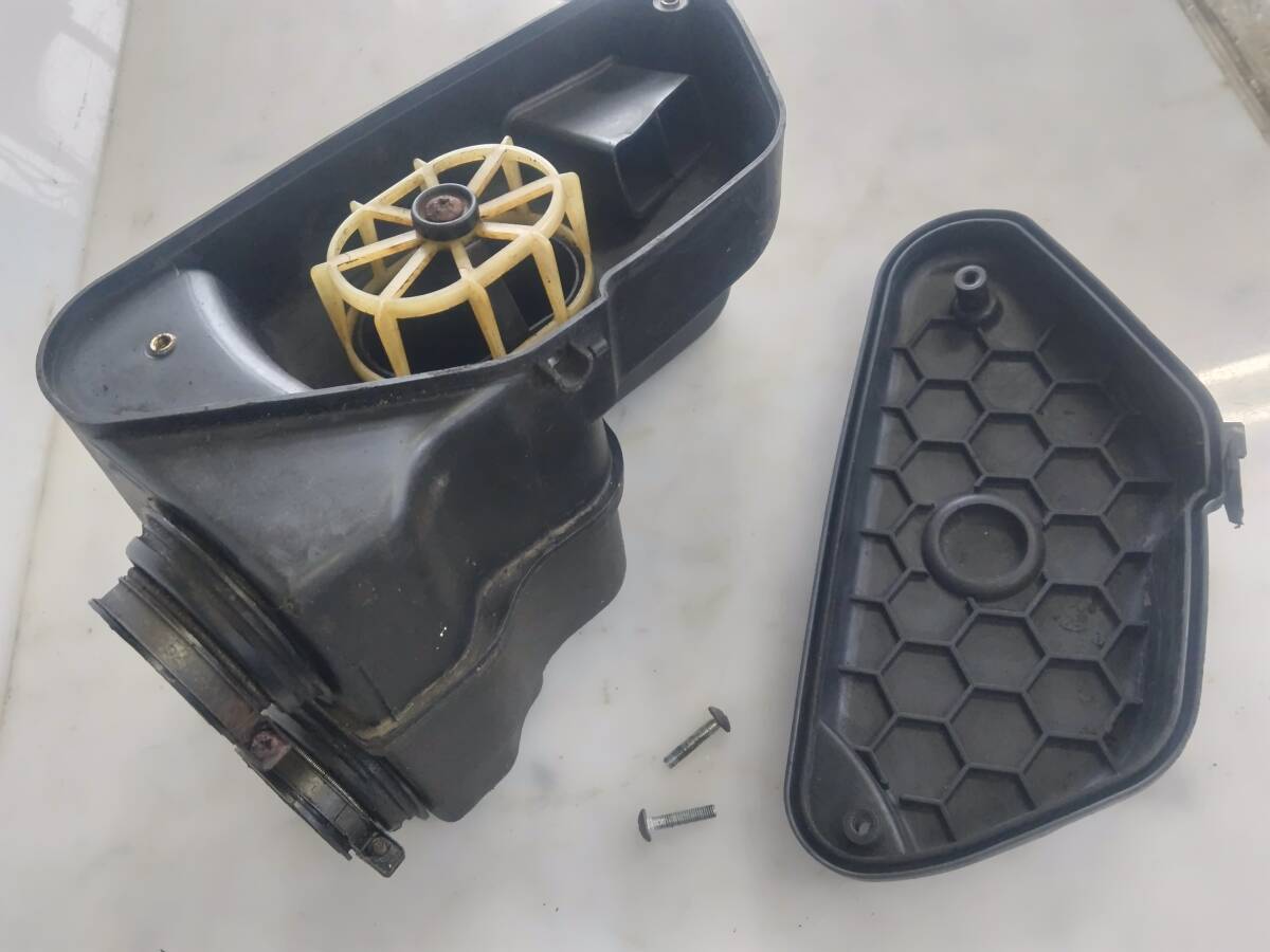 Suzuki RG250 Gamma GJ21B Air Cleaner Box – OEM