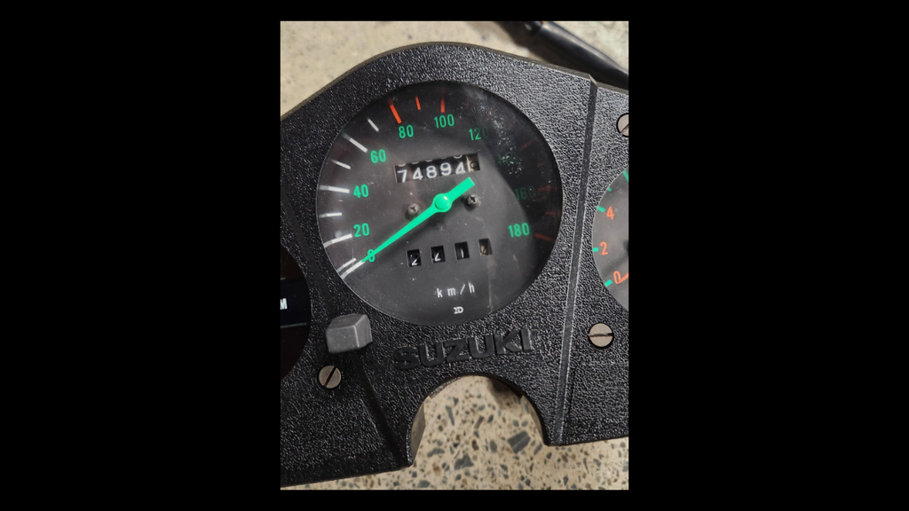 1984 Suzuki Katana GSX750S3 Dash Cluster – Excellent Condition | 74,894 km