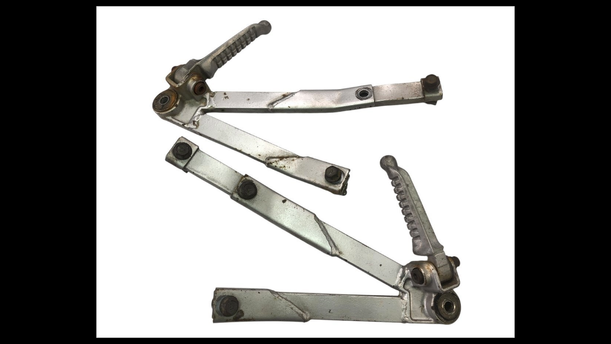 Suzuki RG250 Gamma GJ21B Tandem Step – OEM Used, Good Condition