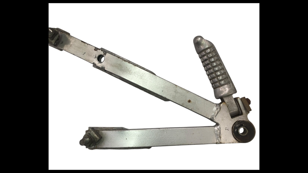 Suzuki RG250 Gamma GJ21B Tandem Step – OEM Used, Good Condition