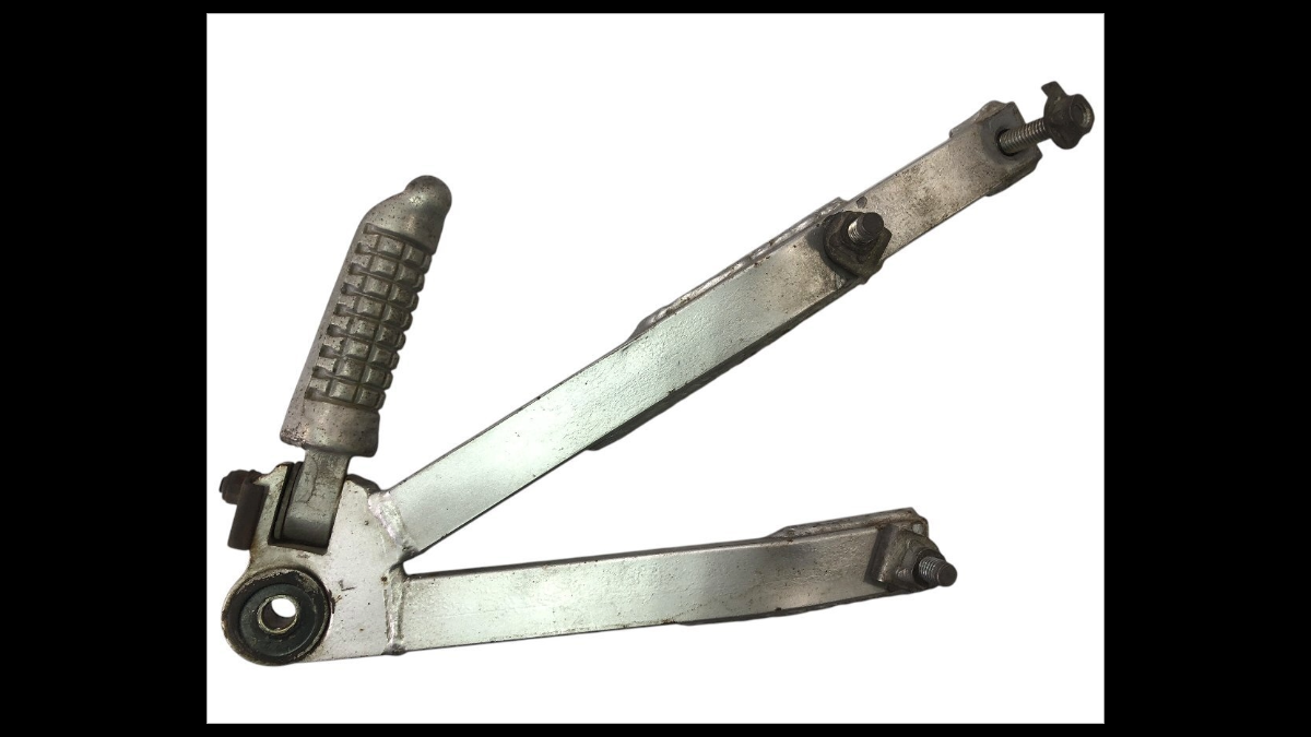 Suzuki RG250 Gamma GJ21B Tandem Step – OEM Used, Good Condition