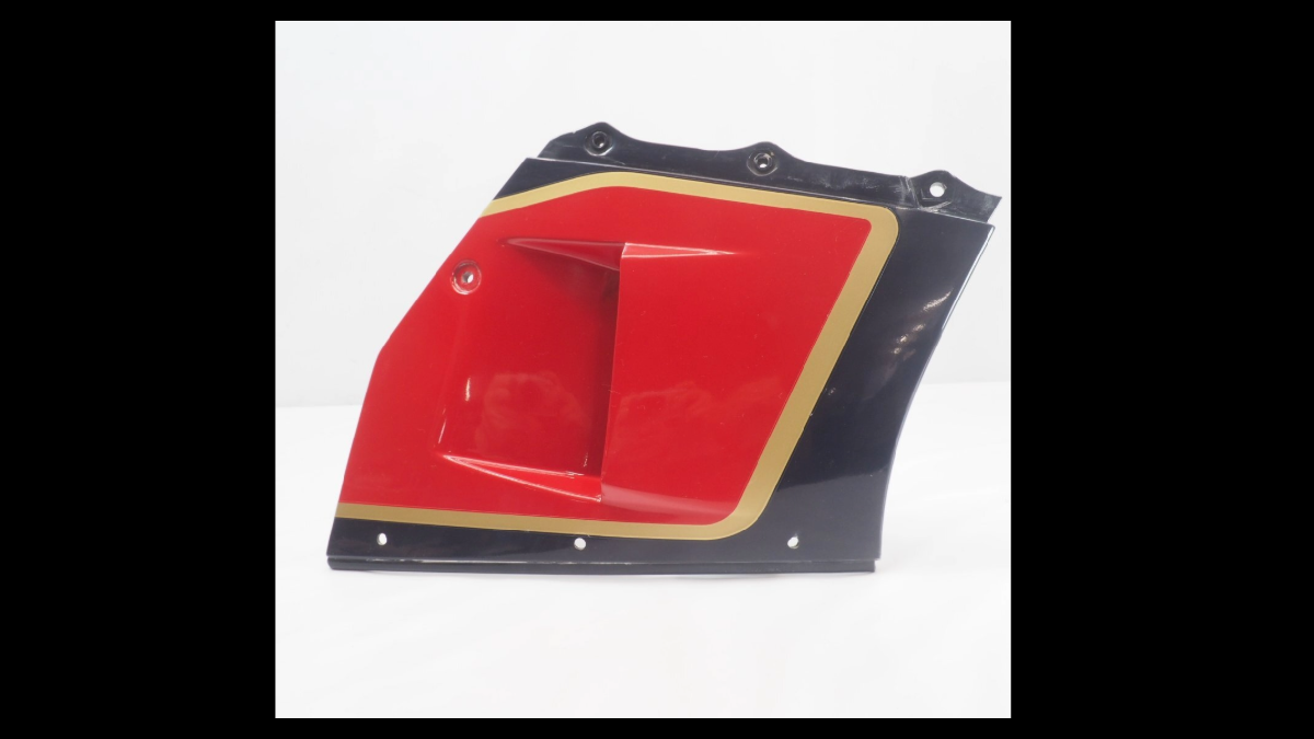 Suzuki RG250 Gamma GJ21B Genuine Right Side Middle Cowl – Walter Wolf Edition (1985) – 94430-40A30-8AU