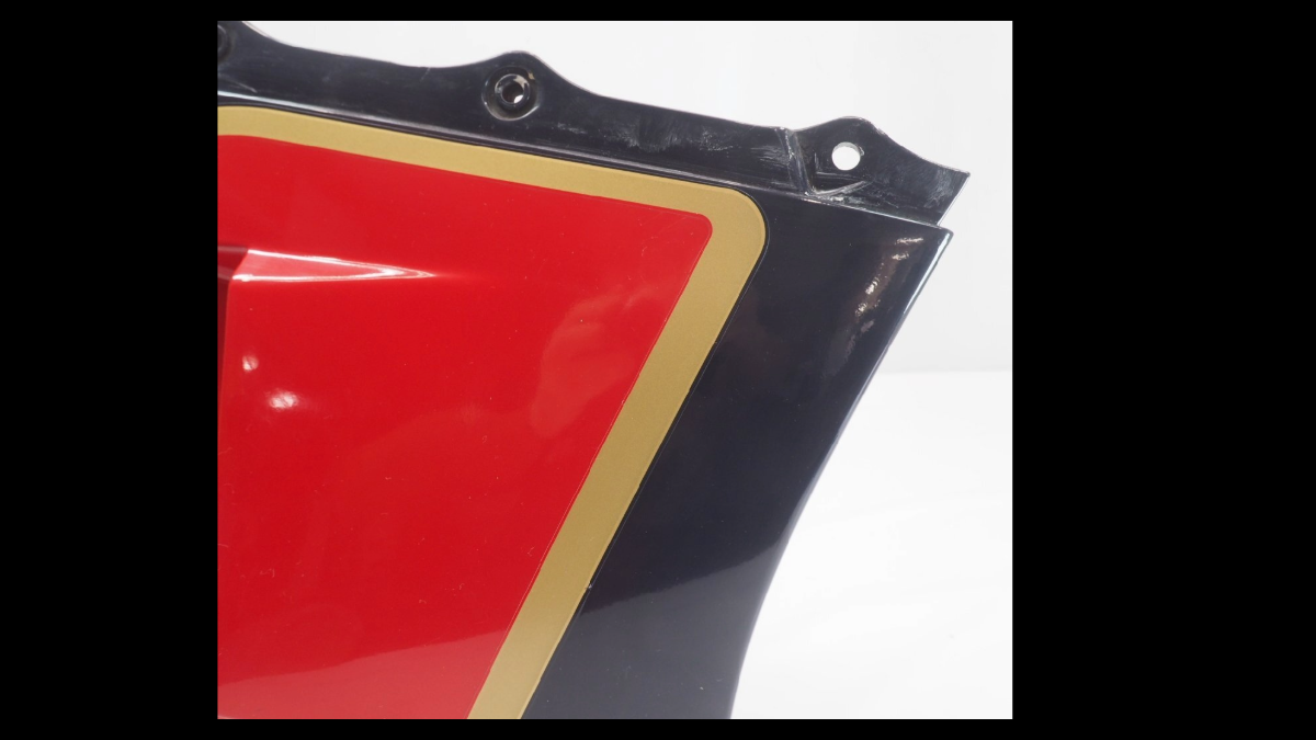 Suzuki RG250 Gamma GJ21B Genuine Right Side Middle Cowl – Walter Wolf Edition (1985) – 94430-40A30-8AU