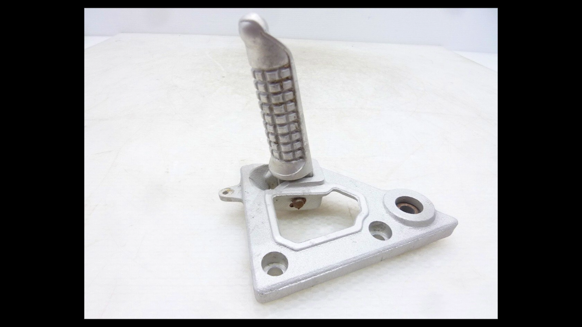 Suzuki RG250F Gamma GJ21B Genuine Left Main Step Pedal – OEM Used
