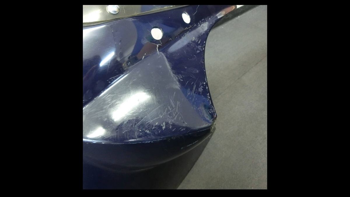 Upper Front Cowl – Suzuki RG250Γ (GJ21B) Walter Wolf Edition | Damaged, Repairable