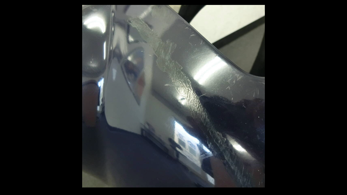 Upper Front Cowl – Suzuki RG250Γ (GJ21B) Walter Wolf Edition | Damaged, Repairable